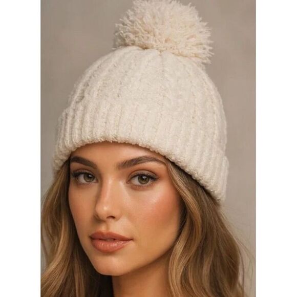 Barefoot Dreams CozyChic Cable Beanie With Pom Pom Cream O/S Nwt main image 5